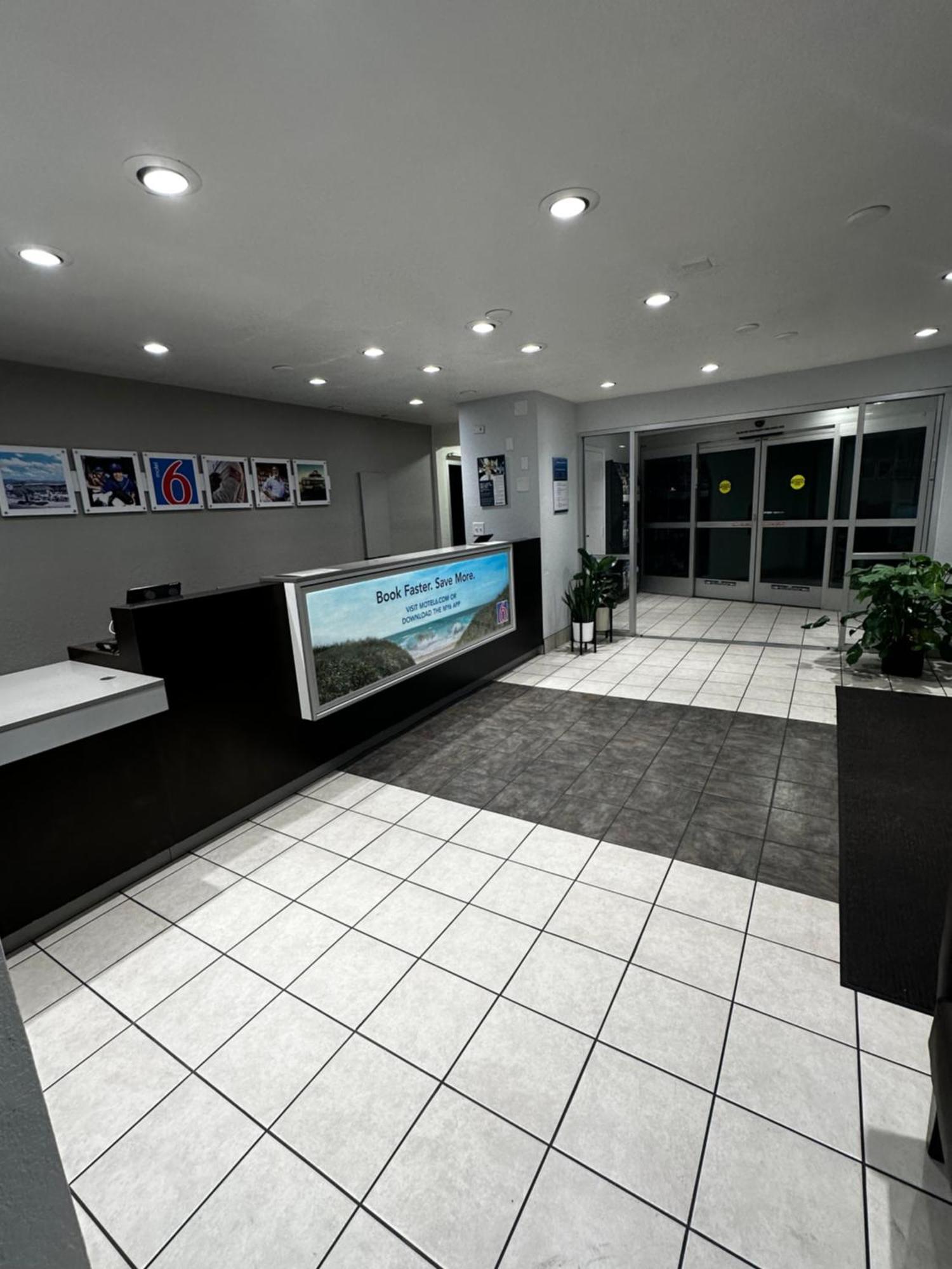 6-san Diego, Ca - Circle - Mission Valley Hotel 2*