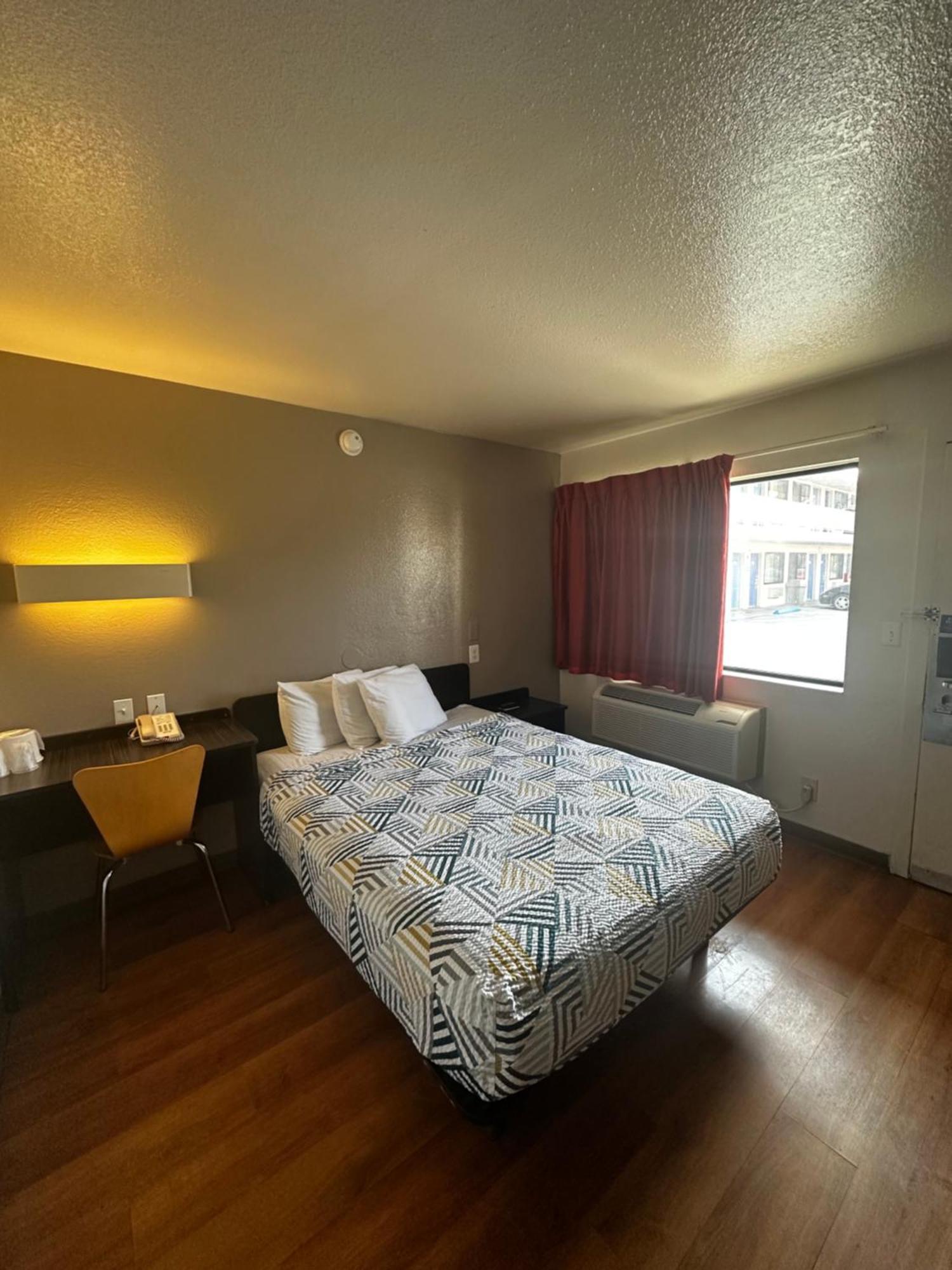 Hotel 6-san Diego, Ca - Circle - Mission Valley 2*