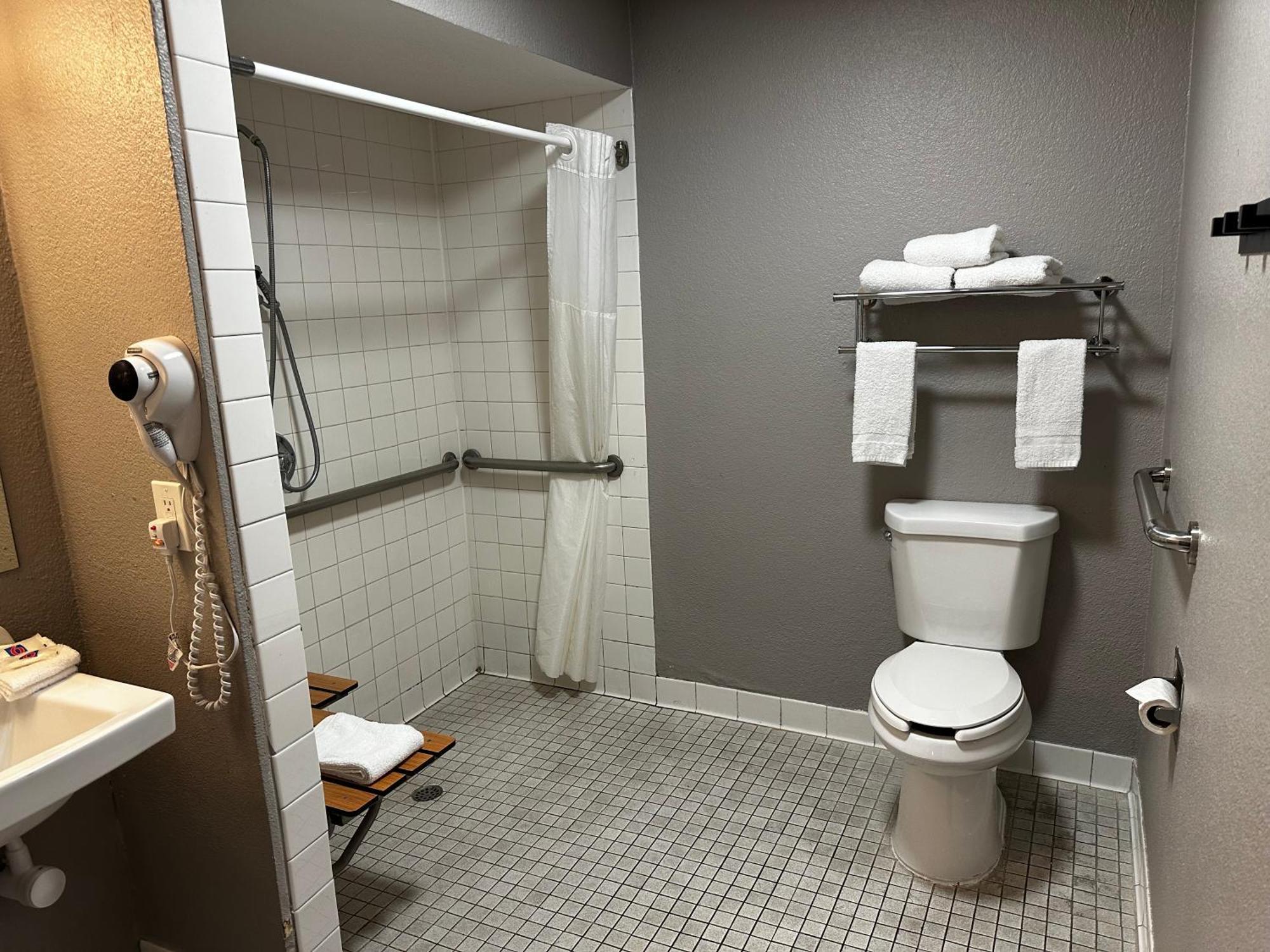 6-san Diego, Ca - Circle - Mission Valley 2* San Diego